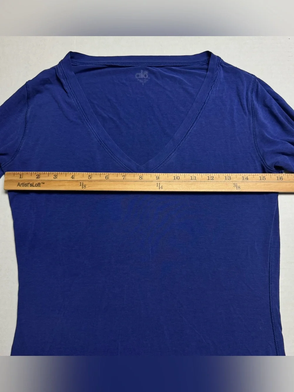 alo Yoga CoolFit Long Sleeve V-Neck Performance Workout, Casual Tee Size: S